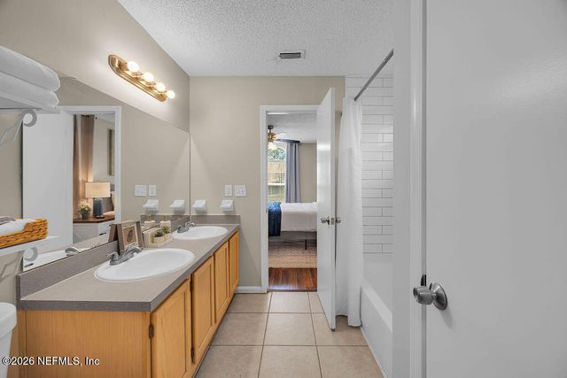 905 GAVAGAN Road, Jacksonville, FL 32233