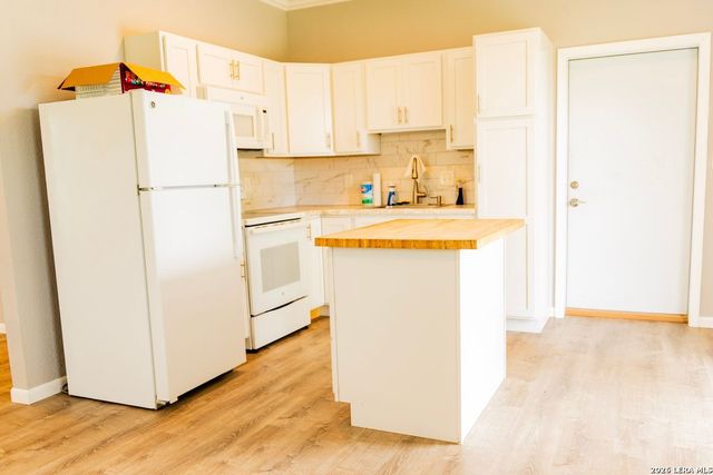 3584 Privilege Creek Road, Bandera, TX 78063