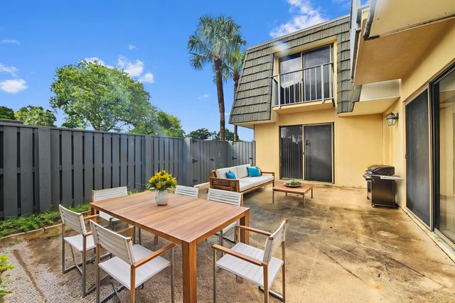 1731 17th Way, West Palm Beach, FL 33407