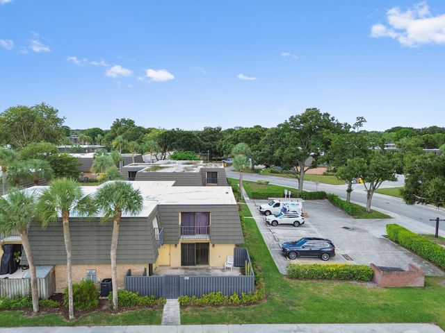 1731 17th Way, West Palm Beach, FL 33407
