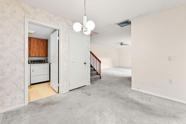 1731 17th Way, West Palm Beach, FL 33407