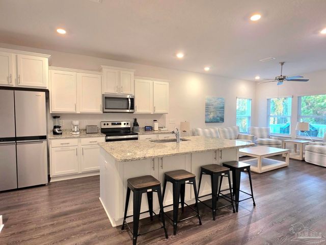 7904 Sweet Retreat Ln, Pensacola, FL 32507