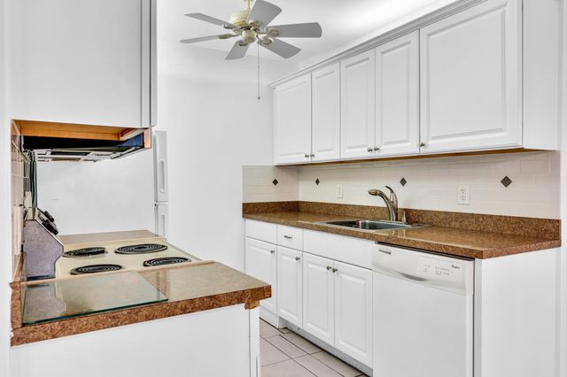 2066 Exeter D, Boca Raton, FL 33434