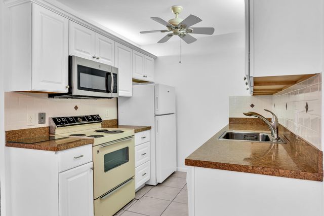 2066 Exeter D, Boca Raton, FL 33434