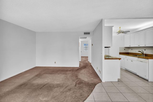 2066 Exeter D, Boca Raton, FL 33434