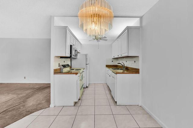 2066 Exeter D, Boca Raton, FL 33434