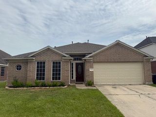 5610 Bay Leaf Drive, Baytown, TX 77521