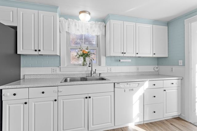 75 Electric St, Manchester, NH 03102