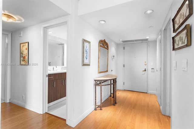 19667 Turnberry Way 12-E, Aventura, FL 33180