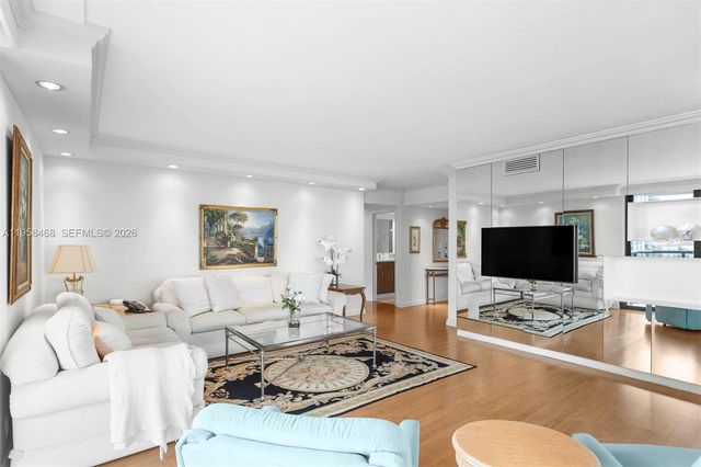 19667 Turnberry Way 12-E, Aventura, FL 33180