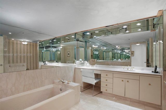 19667 Turnberry Way 12-E, Aventura, FL 33180