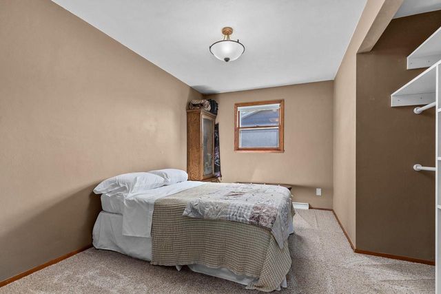 1031 W ROBERTS AVENUE, Appleton, WI 54914