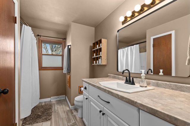 1031 W ROBERTS AVENUE, Appleton, WI 54914