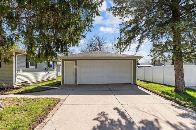 1031 W ROBERTS AVENUE, Appleton, WI 54914