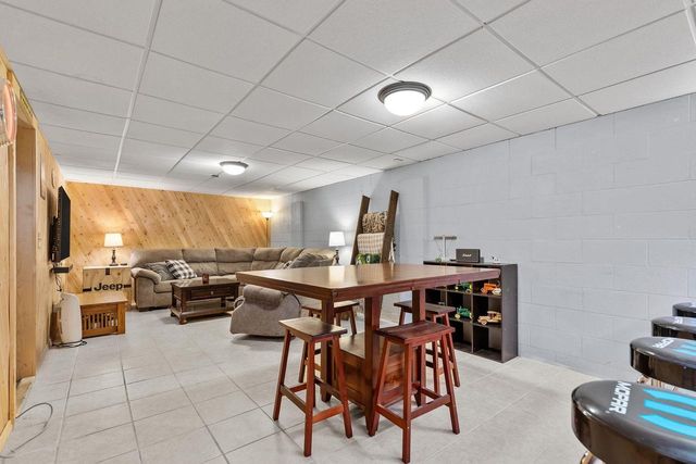 1031 W ROBERTS AVENUE, Appleton, WI 54914