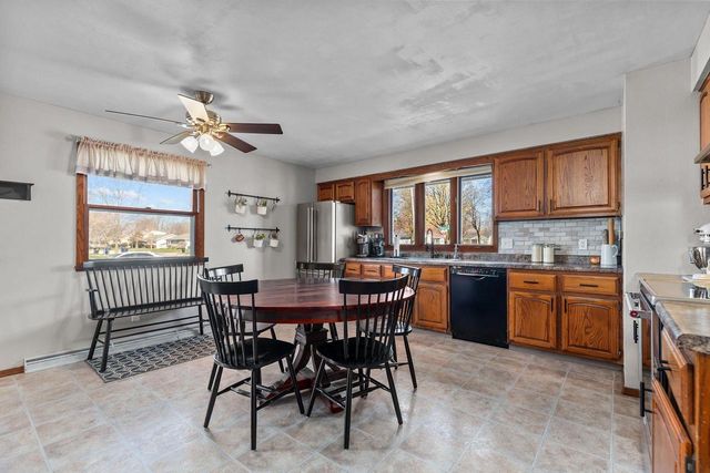 1031 W ROBERTS AVENUE, Appleton, WI 54914