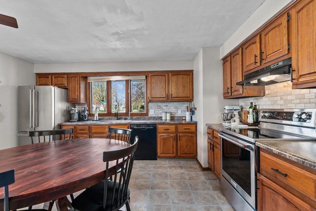 1031 W ROBERTS AVENUE, Appleton, WI 54914