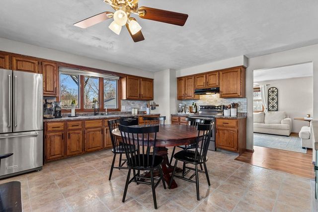 1031 W ROBERTS AVENUE, Appleton, WI 54914