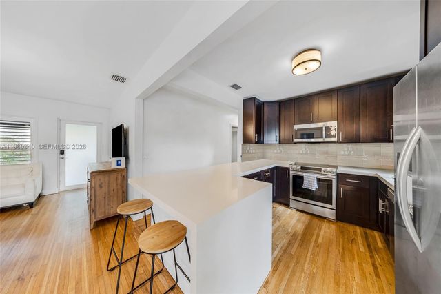 172 Bentley Dr, Miami Springs, FL 33166