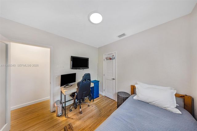 172 Bentley Dr, Miami Springs, FL 33166