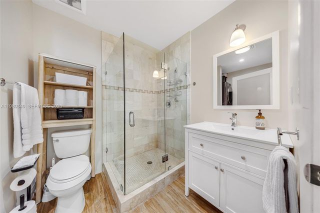 172 Bentley Dr, Miami Springs, FL 33166