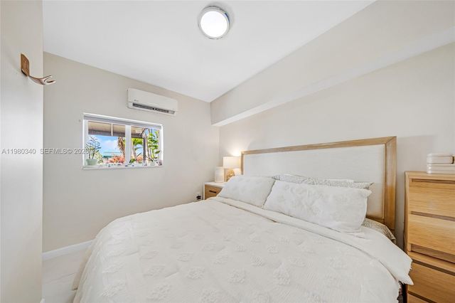 172 Bentley Dr, Miami Springs, FL 33166