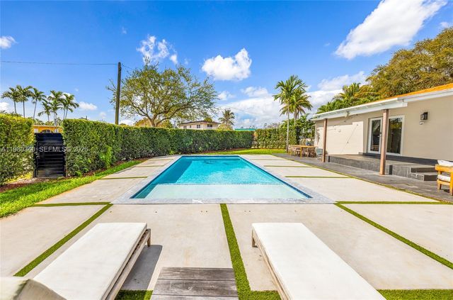 172 Bentley Dr, Miami Springs, FL 33166