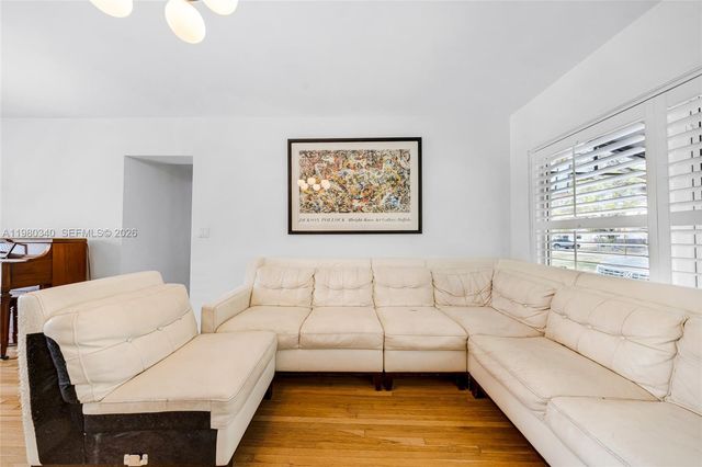 172 Bentley Dr, Miami Springs, FL 33166