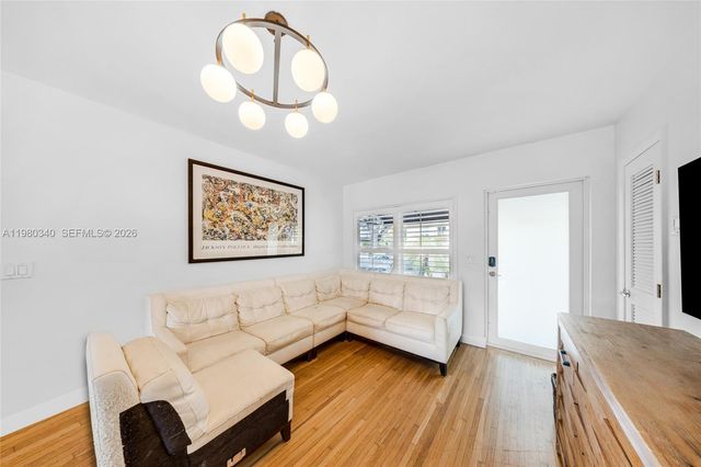 172 Bentley Dr, Miami Springs, FL 33166