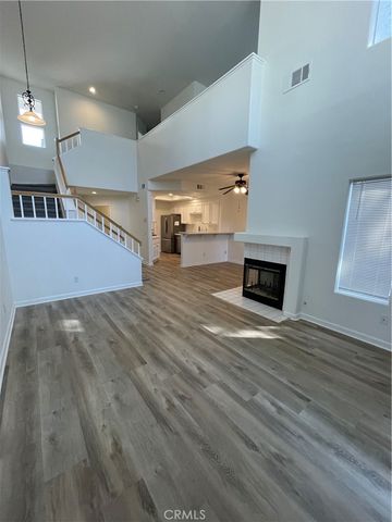 1048 Explanada 102, Corona, CA 92879