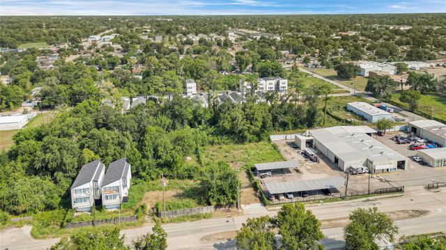 4524 Pinemont Drive, Houston, TX 77018