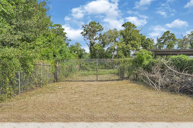 4524 Pinemont Drive, Houston, TX 77018