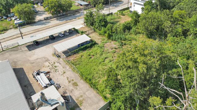 4524 Pinemont Drive, Houston, TX 77018