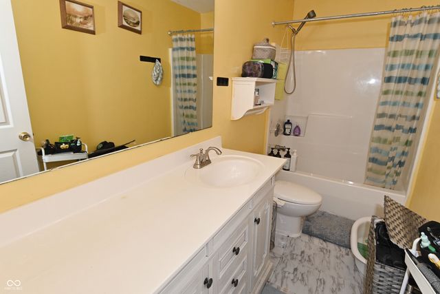 6463 Glory Maple Lane, Indianapolis, IN 46221