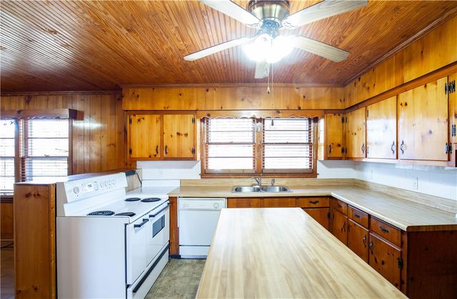 1218 Friendship Road, Seneca, SC 29678