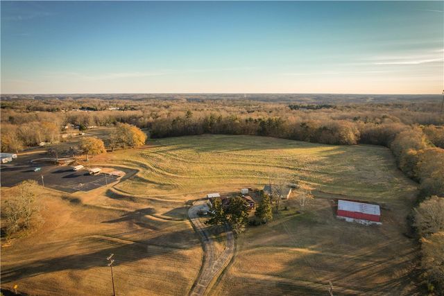 1218 Friendship Road, Seneca, SC 29678