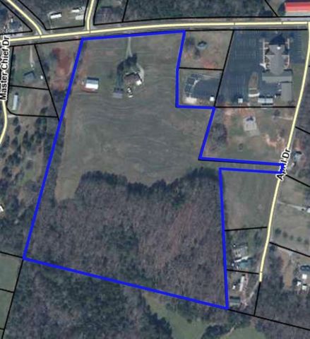 1218 Friendship Road, Seneca, SC 29678