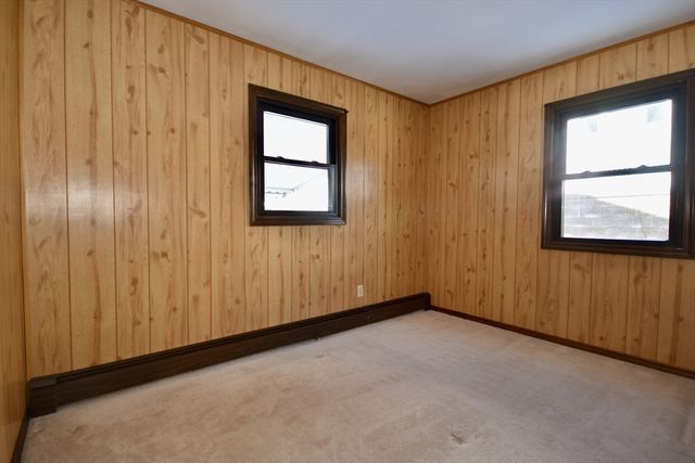 23 Oliveira Ave, Acushnet, MA 02743