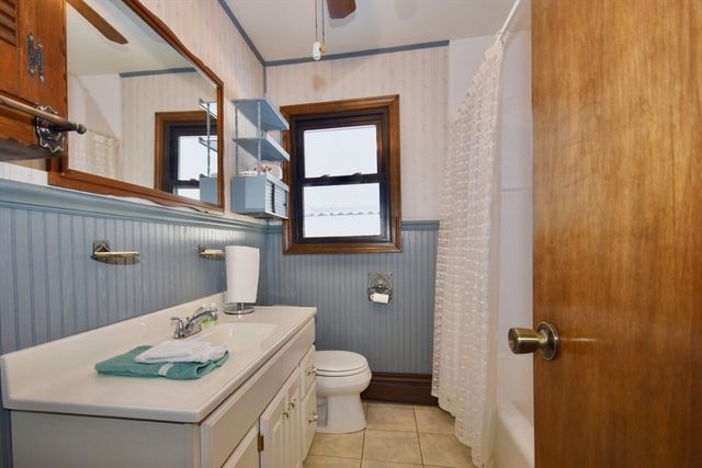 23 Oliveira Ave, Acushnet, MA 02743