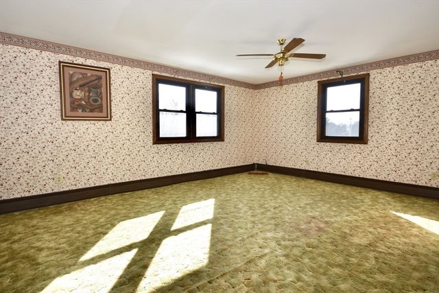 23 Oliveira Ave, Acushnet, MA 02743