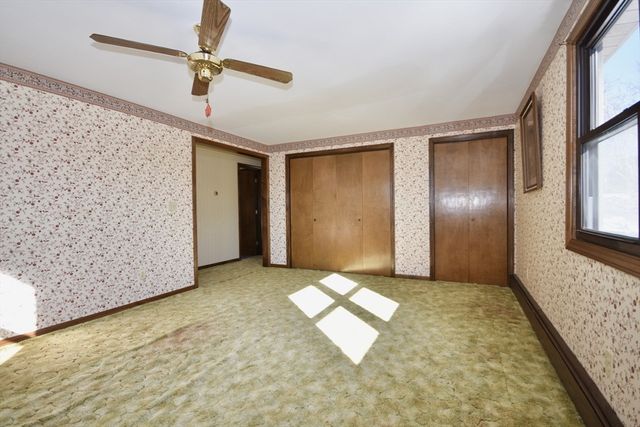 23 Oliveira Ave, Acushnet, MA 02743