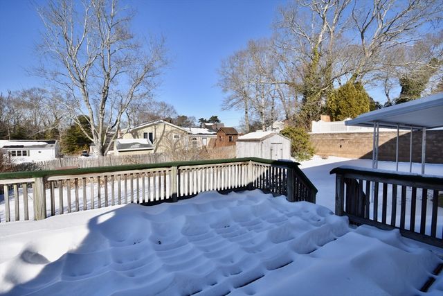 23 Oliveira Ave, Acushnet, MA 02743