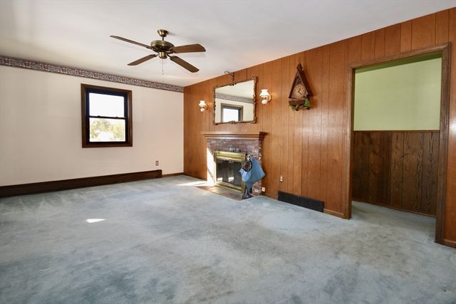 23 Oliveira Ave, Acushnet, MA 02743