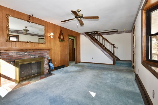 23 Oliveira Ave, Acushnet, MA 02743