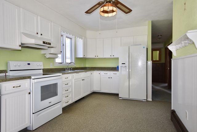 23 Oliveira Ave, Acushnet, MA 02743