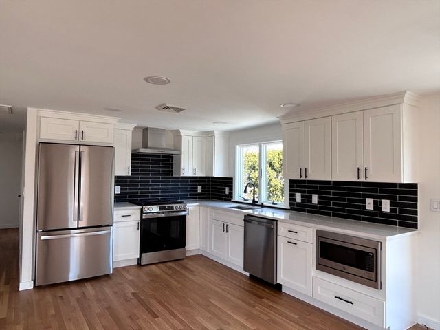 585 N Eastern Ave, Fall River, MA 02720