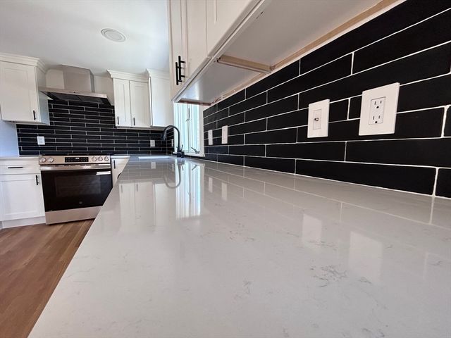 585 N Eastern Ave, Fall River, MA 02720