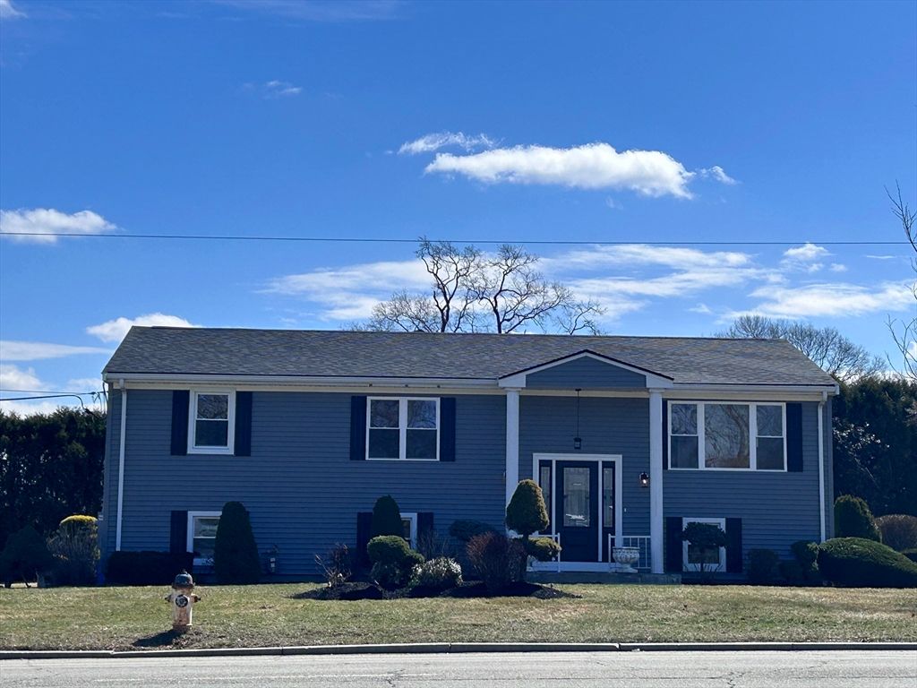 585 N Eastern Ave, Fall River, MA 02720