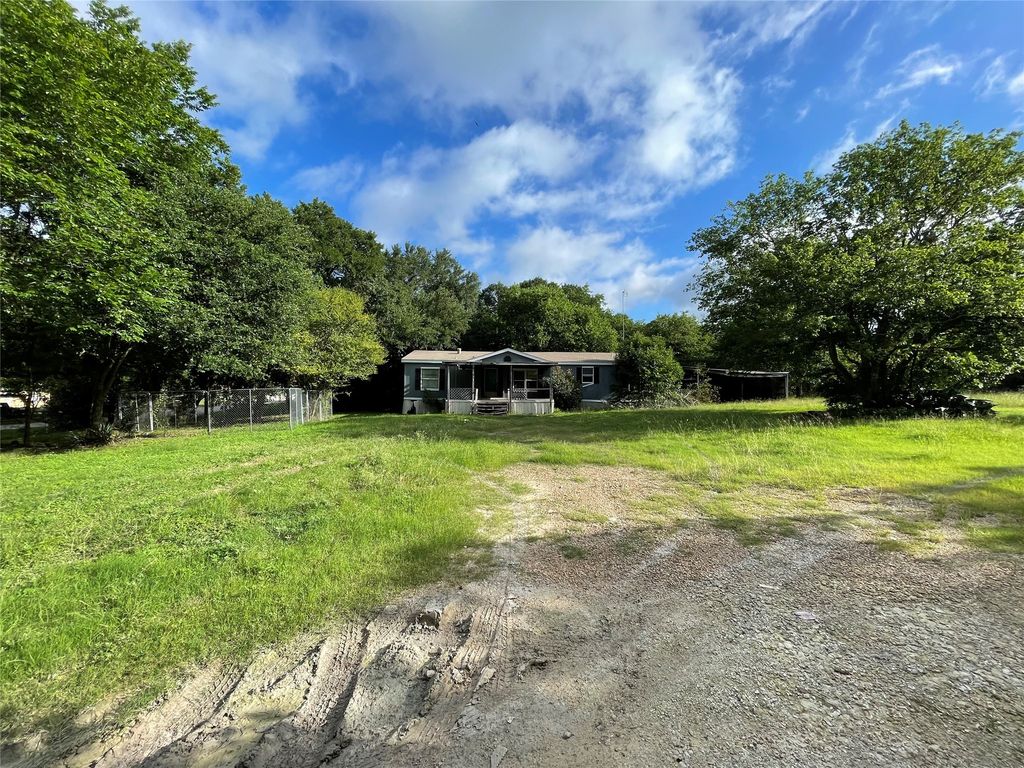 908 Bells Chapel Circle, Waxahachie, TX 75165