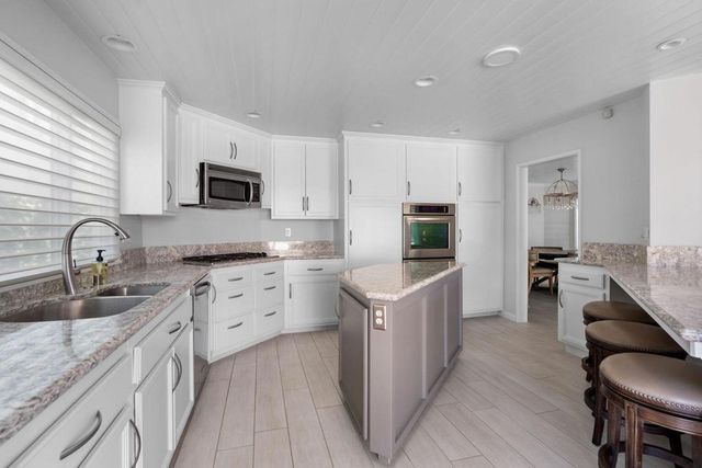 2117 Miramar Drive, Newport Beach, CA 92661